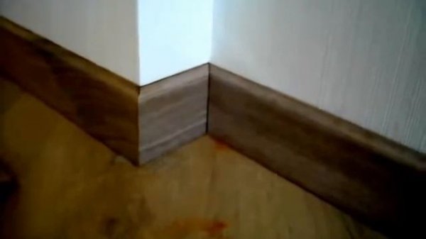 Монтаж деревянного плинтуса своими руками