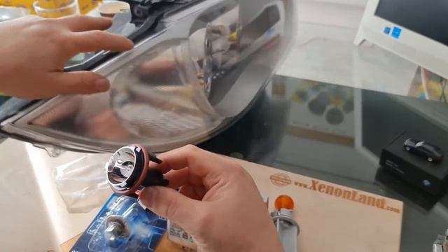BMW 1 SERIES E87 XENON HEADLIGHT BULBS | HOW TO REPLACE ANGEL EYES BULB, XENON BULB, INDICATOR BULB смотреть онлайн