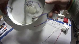 Как подключить люстру на 3 лампочки к двойному выключателю.