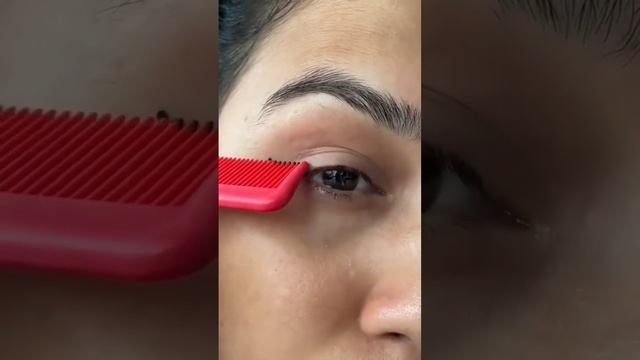 أسهل طريقة لرسم الآيلاينر #shorts #dhort #subscribe #shortvideo #beauty #status #shortvideos #short смотреть онлайн