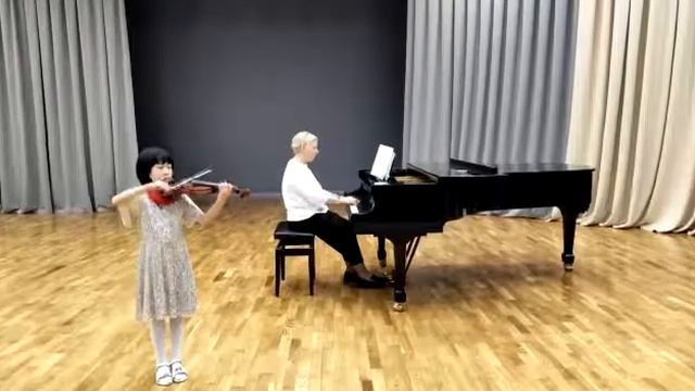 Ван Ижоу - Э. Григ "Менуэт" смотреть онлайн