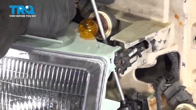 How to Replace Headlight Assembly 1995-2001 Ford Explorer смотреть онлайн
