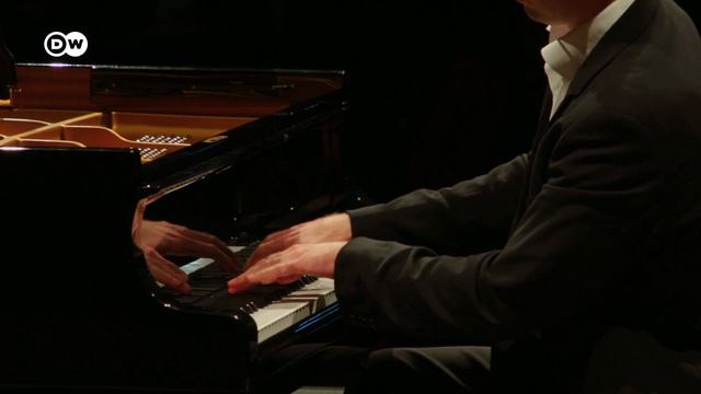 Beethoven: Piano Sonata No. 13 “Sonata quasi una fantasia” | Knut Hanssen (piano) смотреть онлайн