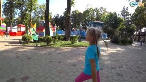 Ярослава искупалась в ФОНТАНЕ! Приключения в ПАРКЕ Аттракционов для детей!