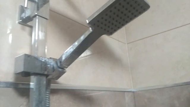 КАК ПРАВИЛЬНО ПЛАКАТЬ В ДУШЕ смотреть онлайн