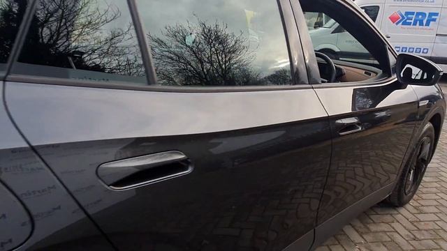 Volkswagen ID.4 E (148ps) Life (52kWh) Pure Performance смотреть онлайн