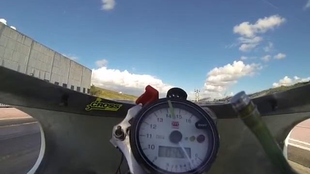 Cross customs gsxr 400/500 nitrous drag bike at shakey 23/9/16 . 9.50 @142mph смотреть онлайн