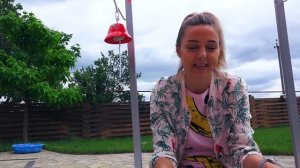 ПРОДАВЕЦ Мороженого и Продавец Хот Догов! Кто больше продаст еды? Мама или Амелька?