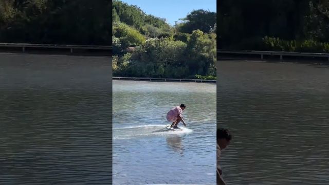 Скимбординг в городе (Skimboarding) смотреть онлайн