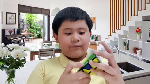 Solving the Pyraminx Cube смотреть онлайн
