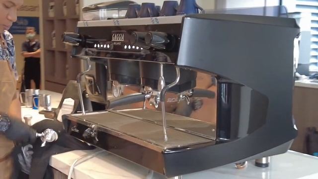 Gaggia Milano - La Decisa (Espresso Machine by Basari) смотреть онлайн