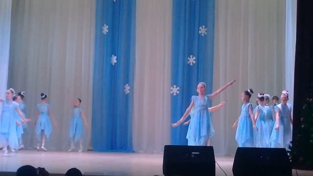 Танец/ Снежный вальс смотреть онлайн