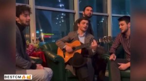 КРАСИВЫЙ КРУГ ДРУЗЕЙ ПОЮТ ОТ ДУШИ😍🔥Как Мне Описать То Состояние