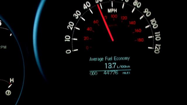 Toyota Tundra 07-14 Поражает невероятный расход топлива Тойота Тундра 07-14 смотреть онлайн