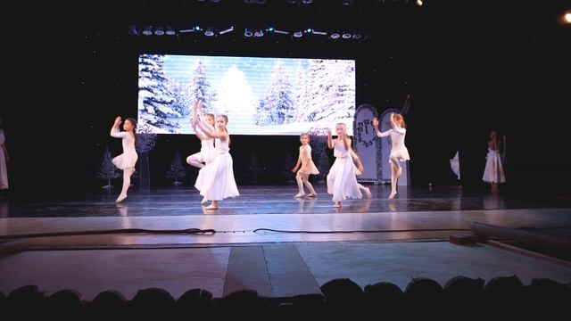 Порхающие снежинки смотреть онлайн