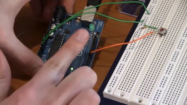 Видеоуроки по Arduino 2.2. Кнопки, PWM, функции 2 я серия, часть 2 смотреть онлайн