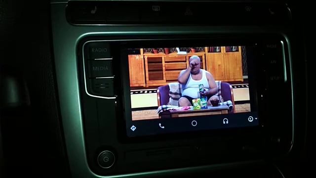 Youtube и видео файлы с телефона в Android Auto на RCD340G+ смотреть онлайн