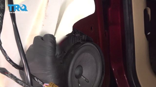 How to Replace Front Speaker 2007-2013 Chevrolet Silverado смотреть онлайн