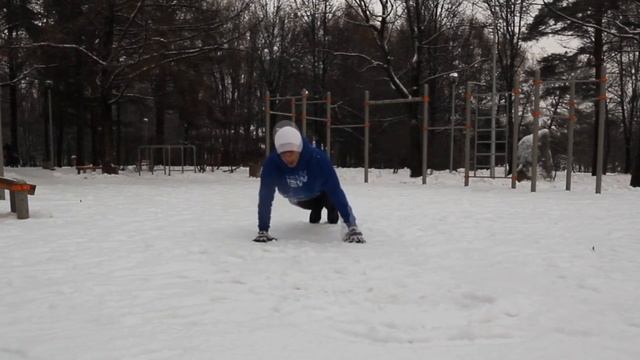 Unstable Push-Ups смотреть онлайн