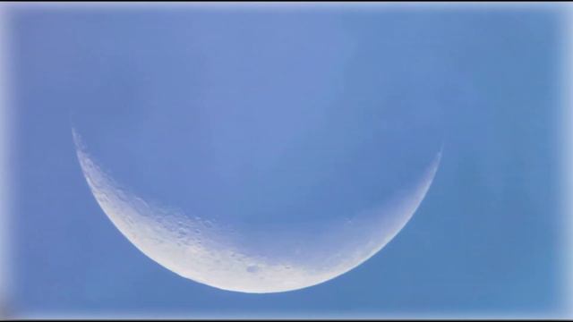 Crescent Moon, Blue & White, Photos -Telescope, Smartphone, 1 November 2021, 6 - 7 am смотреть онлайн