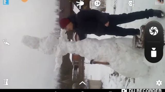 Самый большой снеговик который я смог слепить при просмотре видео разверните икран 😵 смотреть онлайн