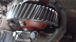 Средний редуктор моста Урал-4320, 48 зубьев, 13 отверстий.