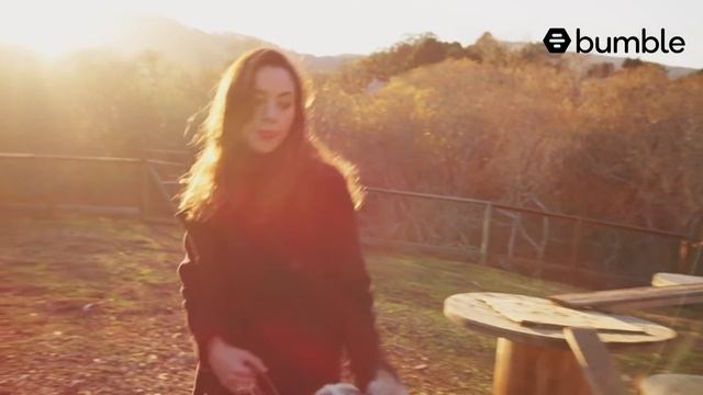 Aubrey Plaza takes us on a woodsy adventure and explains her rituals | Bumble's Question Game смотреть онлайн