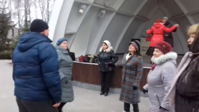 Дарите женщинам цветы!!! Танцы в парке Горького!!! Харьков Март 2021 смотреть онлайн