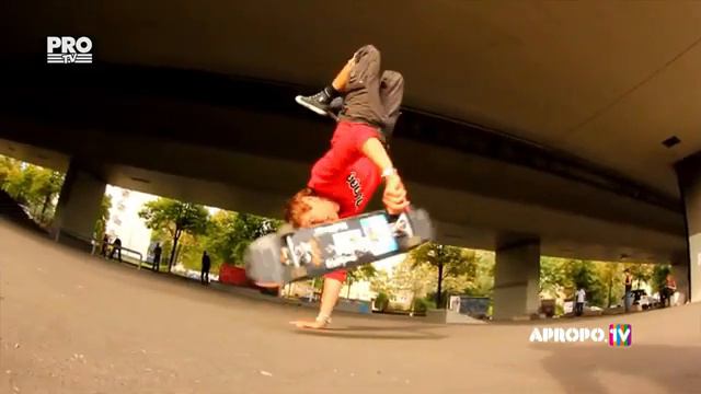ApropoTV | Freestyle Skateboarding | Marius Constantin смотреть онлайн