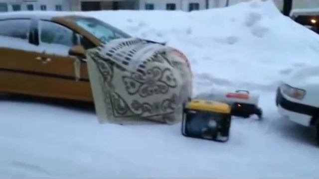 Отогреть автомобиль с помощью тепловой пушки и электрогенератора смотреть онлайн