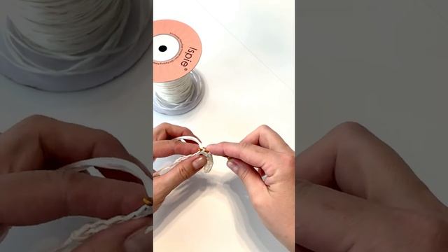 Секреты ровных петелек из рафии смотреть онлайн