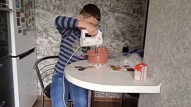 Готовлю мороженное из пакетика!? смотреть онлайн