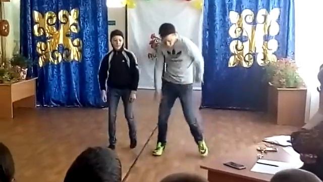 Танец от чипа и чичи смотреть онлайн