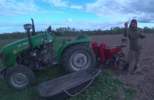 2022 Май. Отзыв о Картофелесажалке КС-2МТ. Продолжаем закапывать картофель в землю.