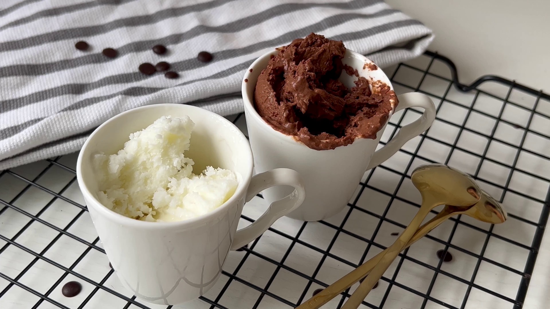 Йогуртовое и шоколадное мороженое! Простой рецепт! смотреть онлайн