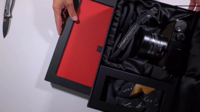 Leica Q2 "Dawn" By Seal | Unboxing смотреть онлайн