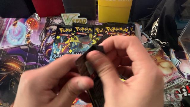 Pokémon Shining Fates Elite Trainer Box Opening смотреть онлайн