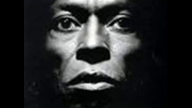 Miles Davis - Smoke gets in your eyes смотреть онлайн
