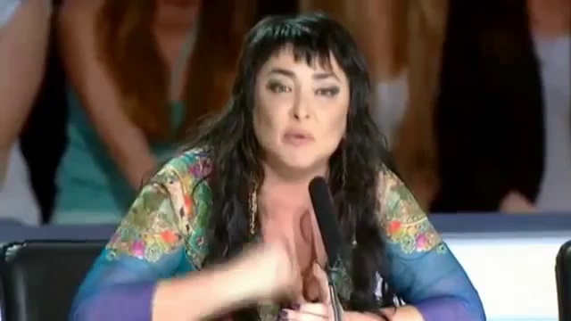 Лолита стучит по столу смотреть онлайн