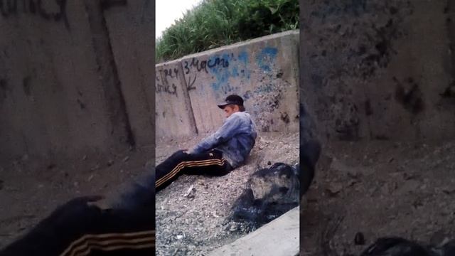 Друг в беде не бросить... смотреть онлайн