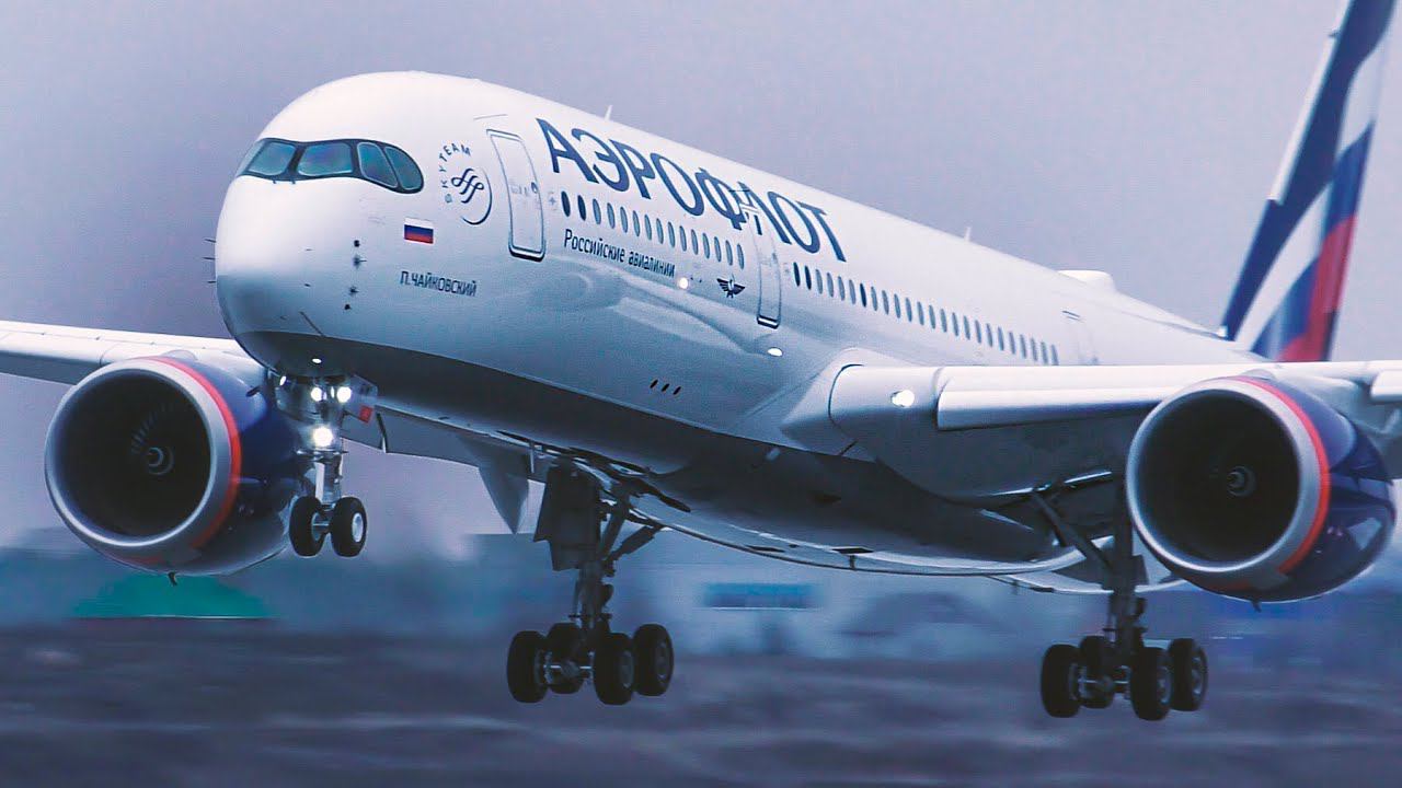 ⚡️Новый Airbus A350-900 в Аэрофлоте. Официальный споттинг на лётном поле в Шереметьево. смотреть онлайн