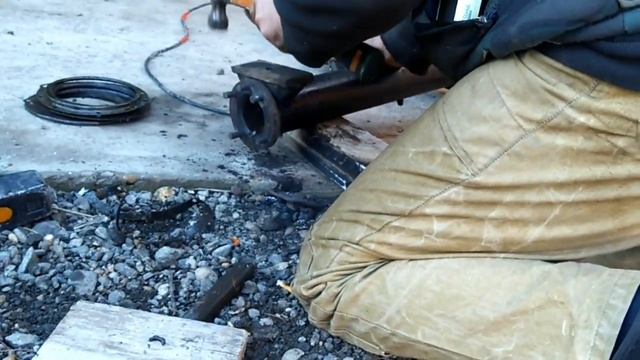 Лёгкий способ выкрутить приржавевшие болты (с слизанной резьбой),а также шпильки.Ремонт моста УАЗ смотреть онлайн