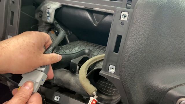 Jeep Wrangler Sony Bluetooth Radio Install смотреть онлайн