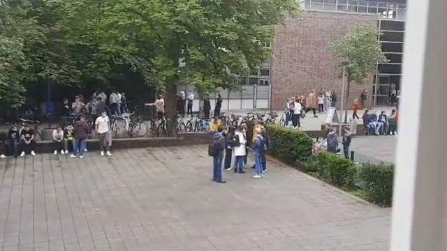 Снова в школу, Школа в Германии смотреть онлайн