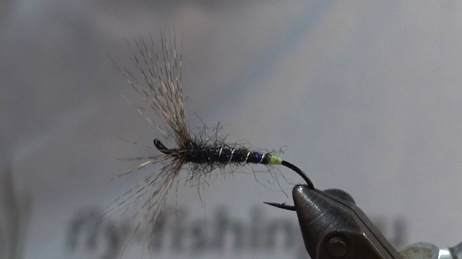 Необычные мушки на сёмгу и кумжу от Анвара Мавлютова. смотреть онлайн