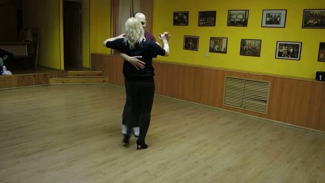Kizomba with Grigorio Mil Pasos смотреть онлайн