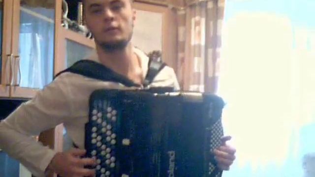 красивая игра на баяне)))))000 смотреть онлайн