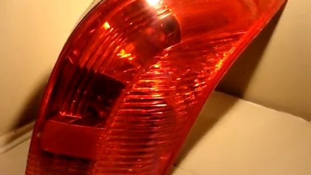 Peugeot 308 SW - prawa lampa tył смотреть онлайн