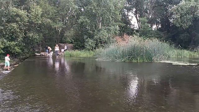 Водопад на реке Воронеж. Гулять по воде. смотреть онлайн