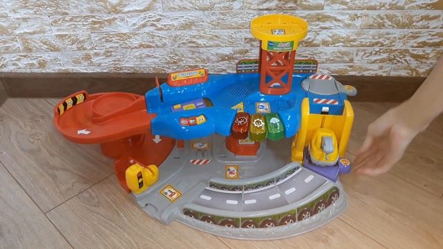 Умный гараж Playset от VTech. Go! Go! Smart Wheels Garage Playset from VTech. смотреть онлайн